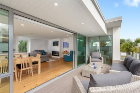 Modern, Spacious Home on Popular Muricata Av - Enjoy Beach, Surf & Sun